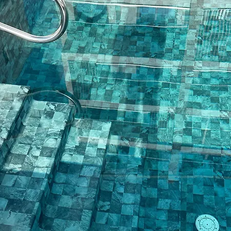 Universal Residences Апартаменты *